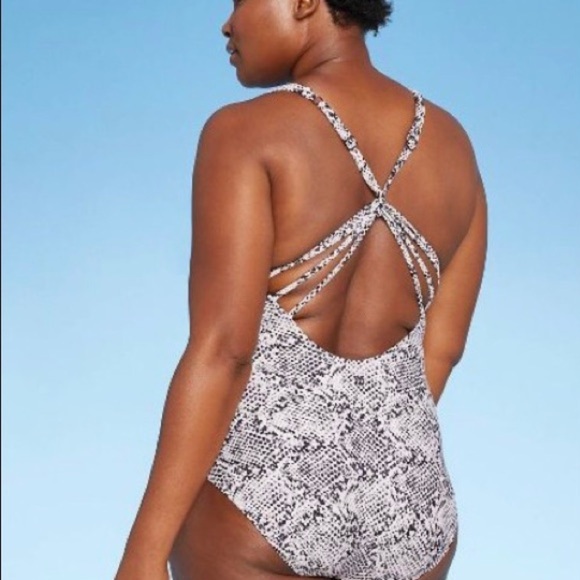 ALL IN MOTION / NWT/ Snake print/ Women's V-Neck Strappy Back Detail - Picture 5 of 9